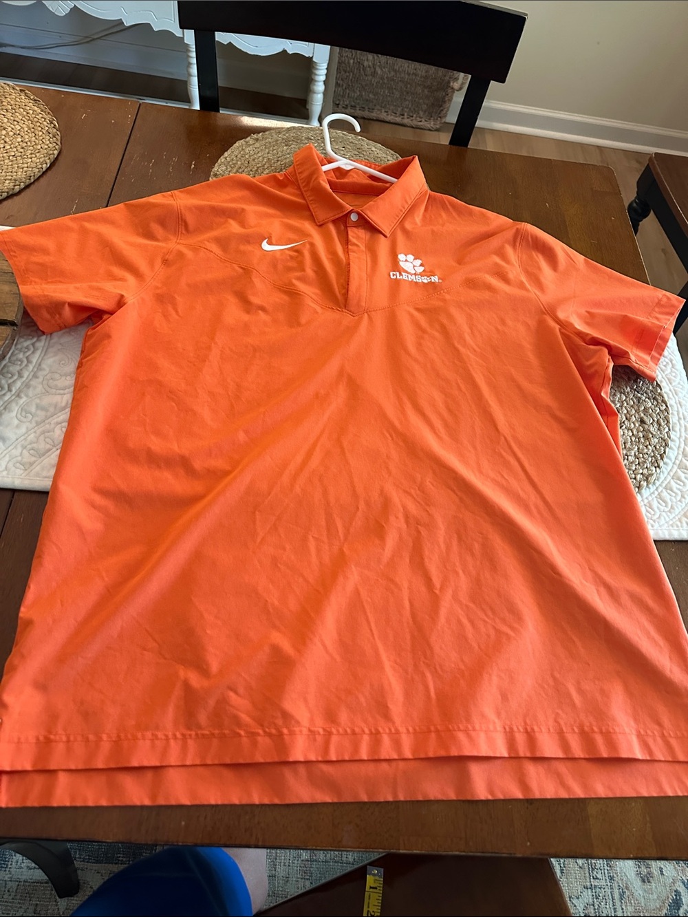 Nike Orange Wind/Golf Clemson collared shirt. great cond. No stains or flaws.